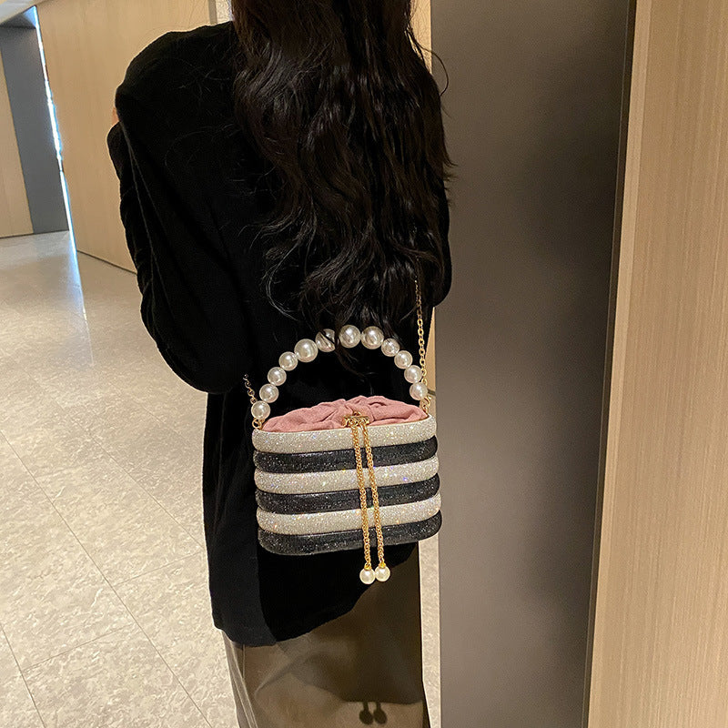 Fashion One-shoulder Women's Crossbody Classic Style Pearl Hand Dinner Bag